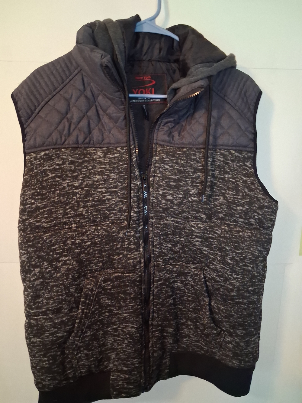 Yoki Men’s Quilted Hooded Knit Zip Vest in Dark Gray and Black